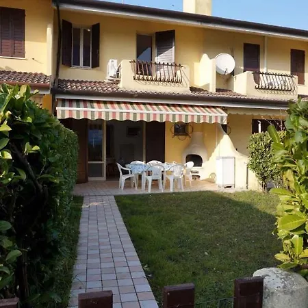40301 Holiday home *